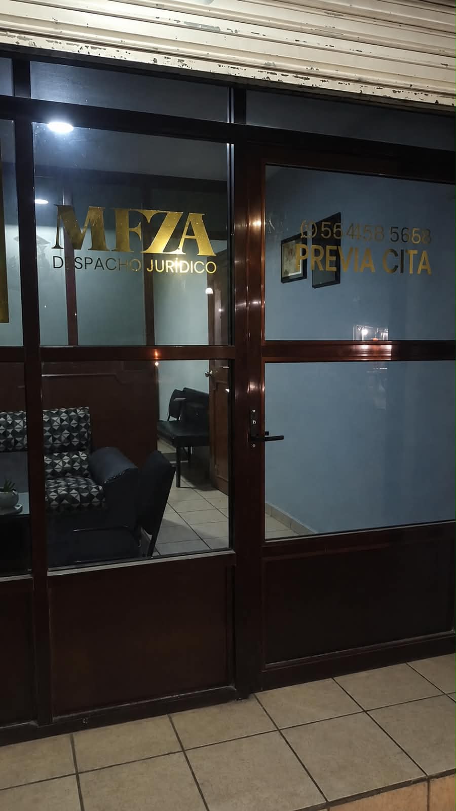 Entrada de las oficinas de MEZA Despacho Jurídico en Texcoco